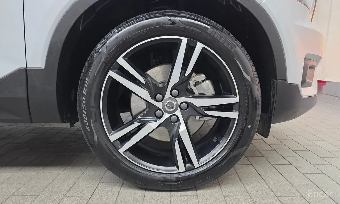 Фото 5 - Volvo XC40