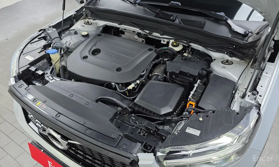 Фото 6 - Volvo XC40