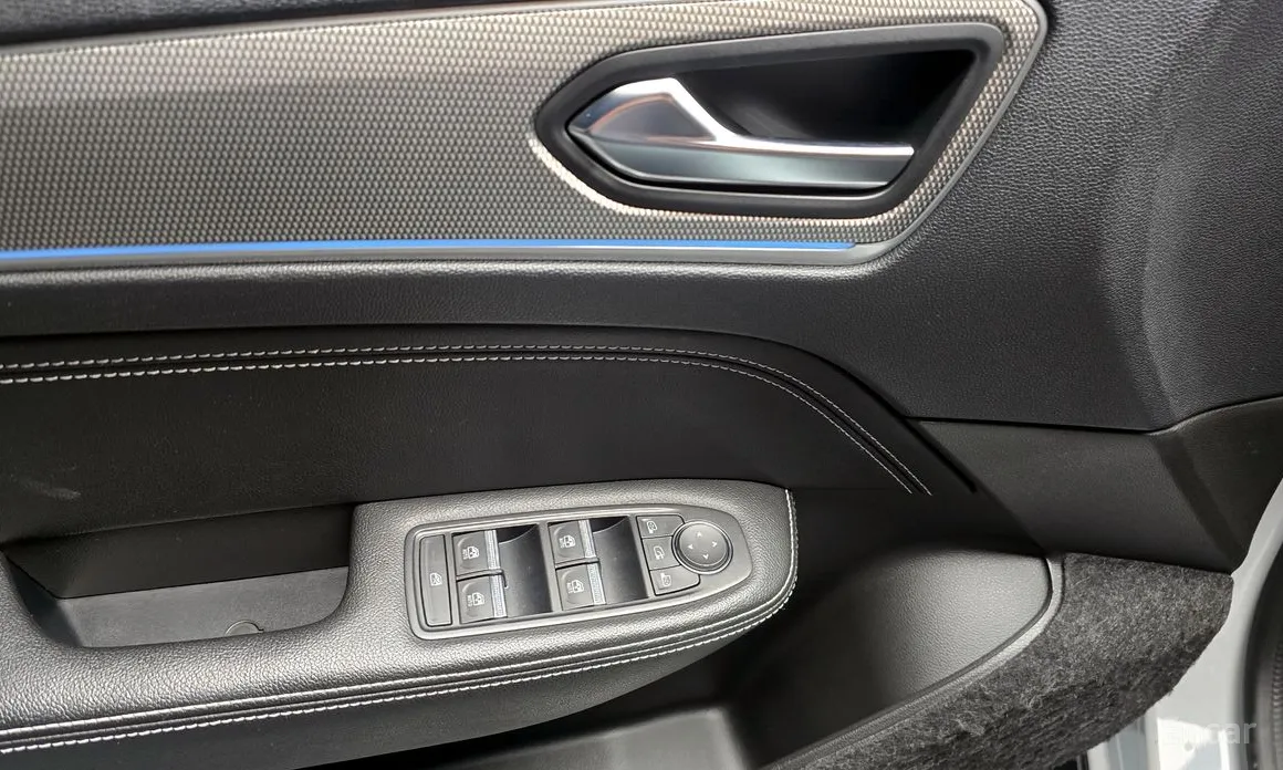 Фото 14 - Renault XM3