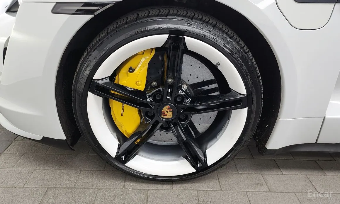 Фото 5 - Porsche Taycan