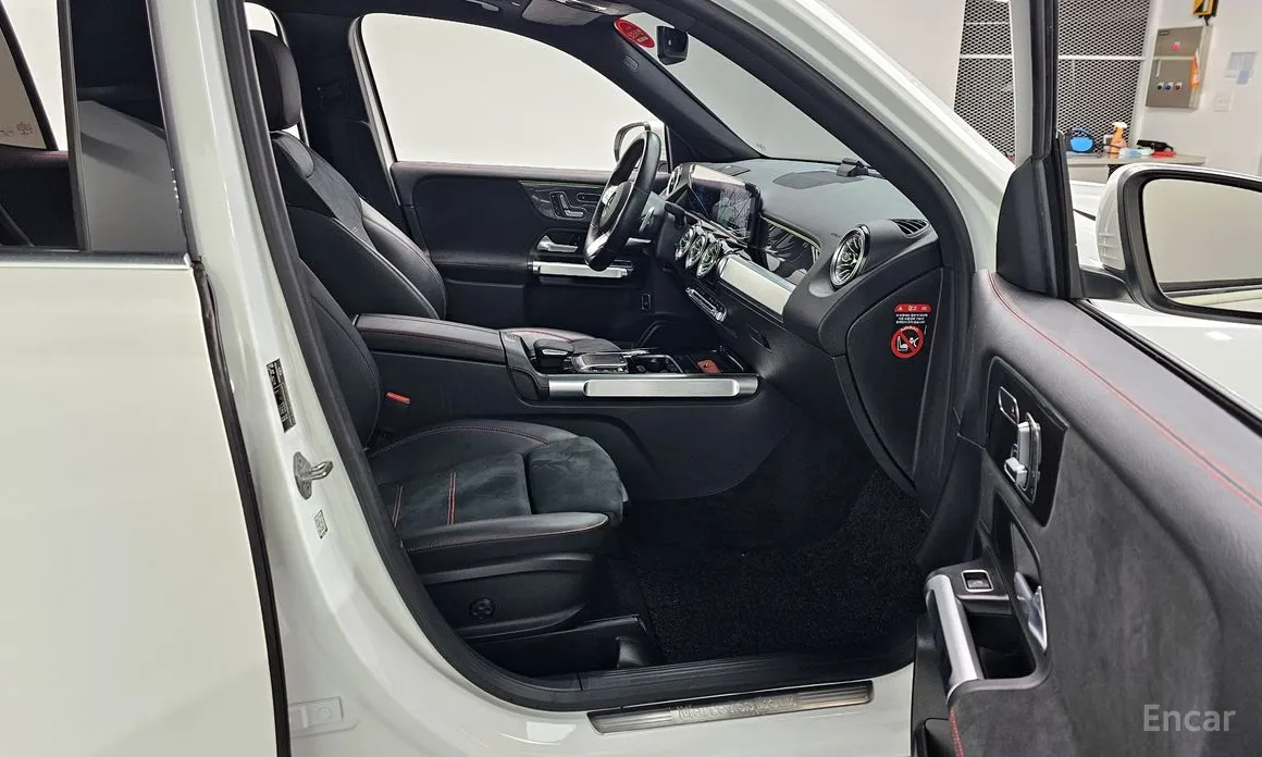 Фото 10 - Mercedes-Benz GLB-Class