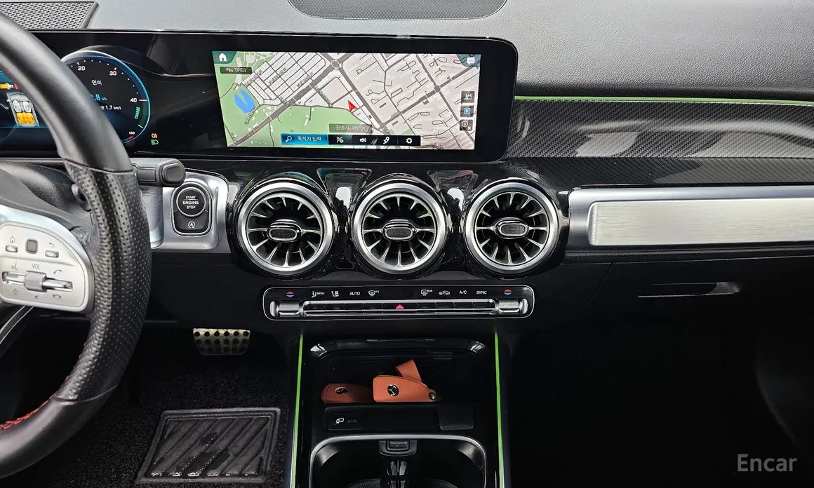 Фото 14 - Mercedes-Benz GLB-Class