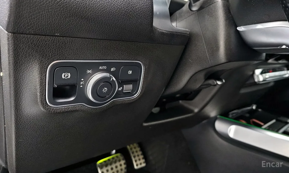 Фото 17 - Mercedes-Benz GLB-Class