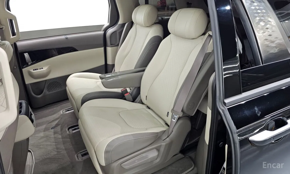 Kia Carnival 2023 7-Seater Signature