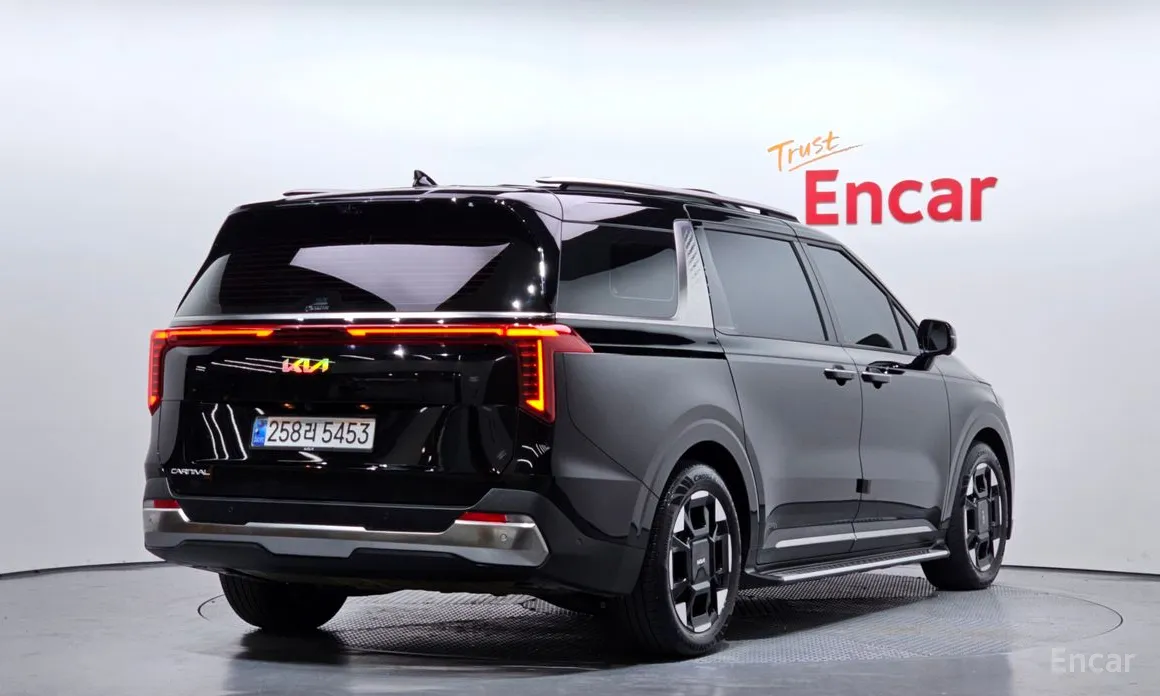Kia Carnival 2023 7-Seater Signature