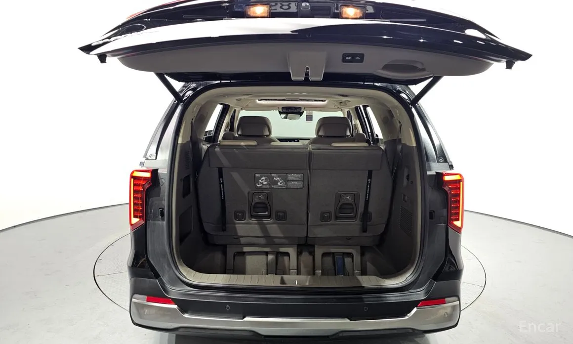 Kia Carnival 2023 7-Seater Signature