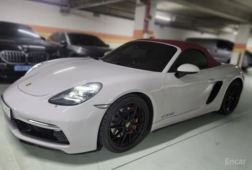 Фото 1 - Porsche 718