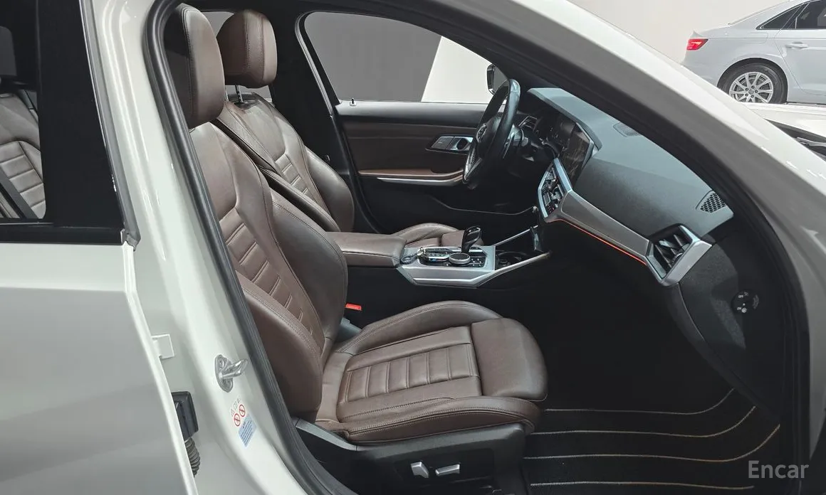 Фото 10 - BMW 3 Series