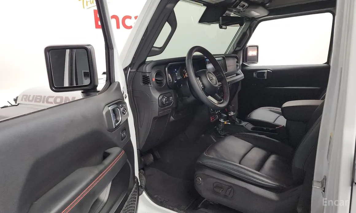 Фото 10 - Jeep Wrangler