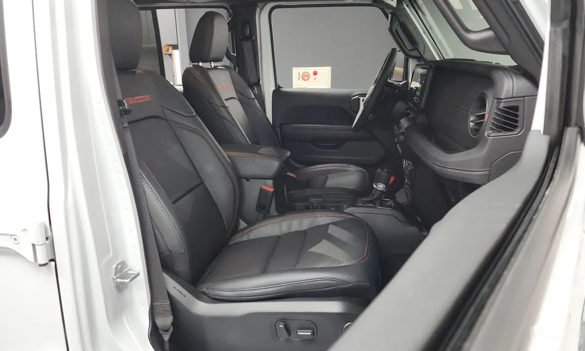 Фото 11 - Jeep Wrangler