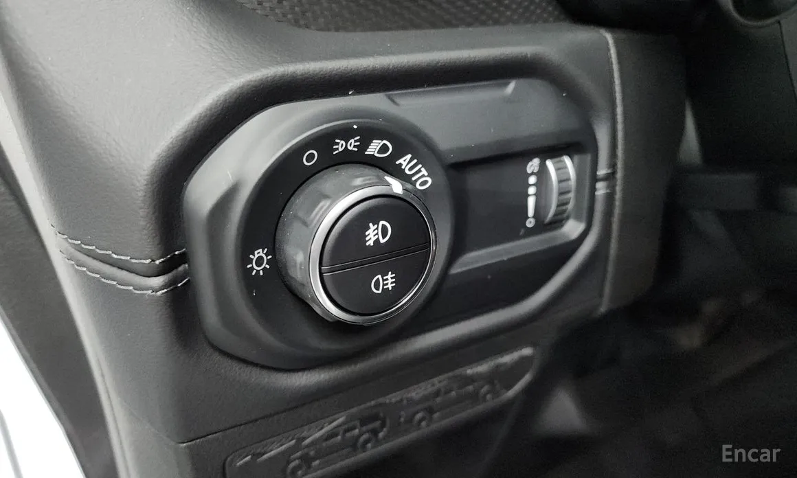 Фото 18 - Jeep Wrangler