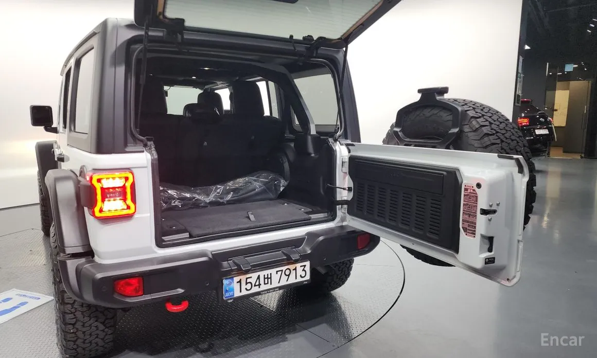 Фото 20 - Jeep Wrangler