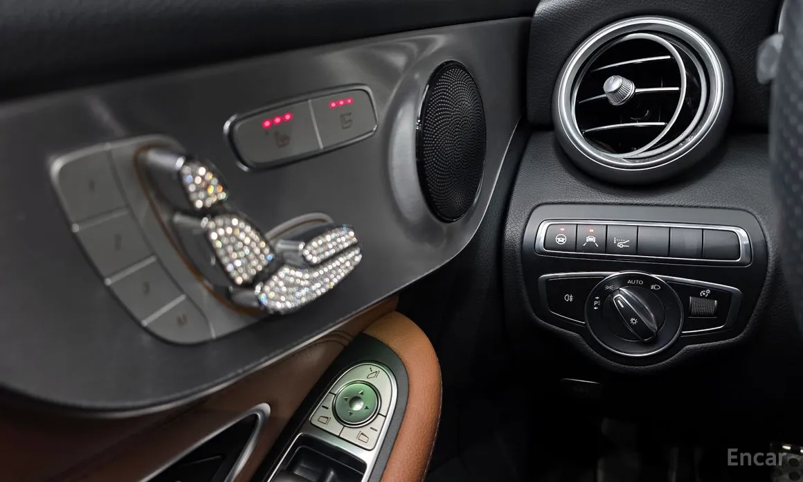 Фото 18 - Mercedes-Benz C-Class