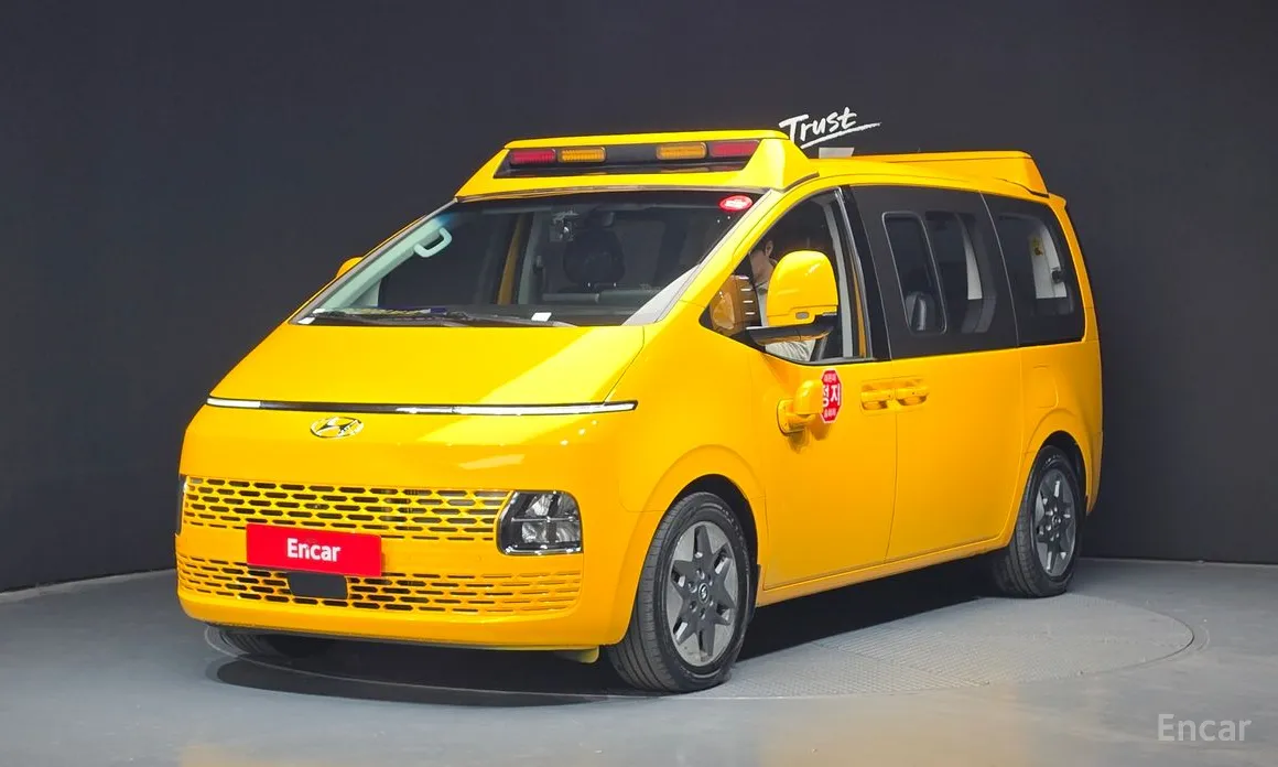 Фото 1 - Hyundai Staria