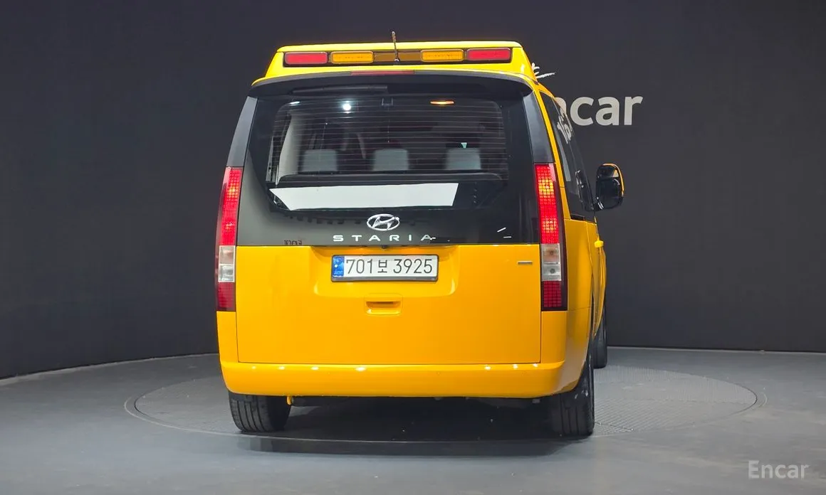 Фото 4 - Hyundai Staria