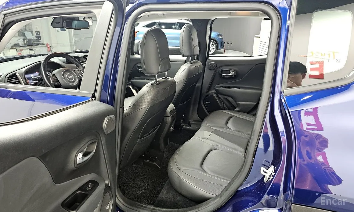 Фото 11 - Jeep Renegade