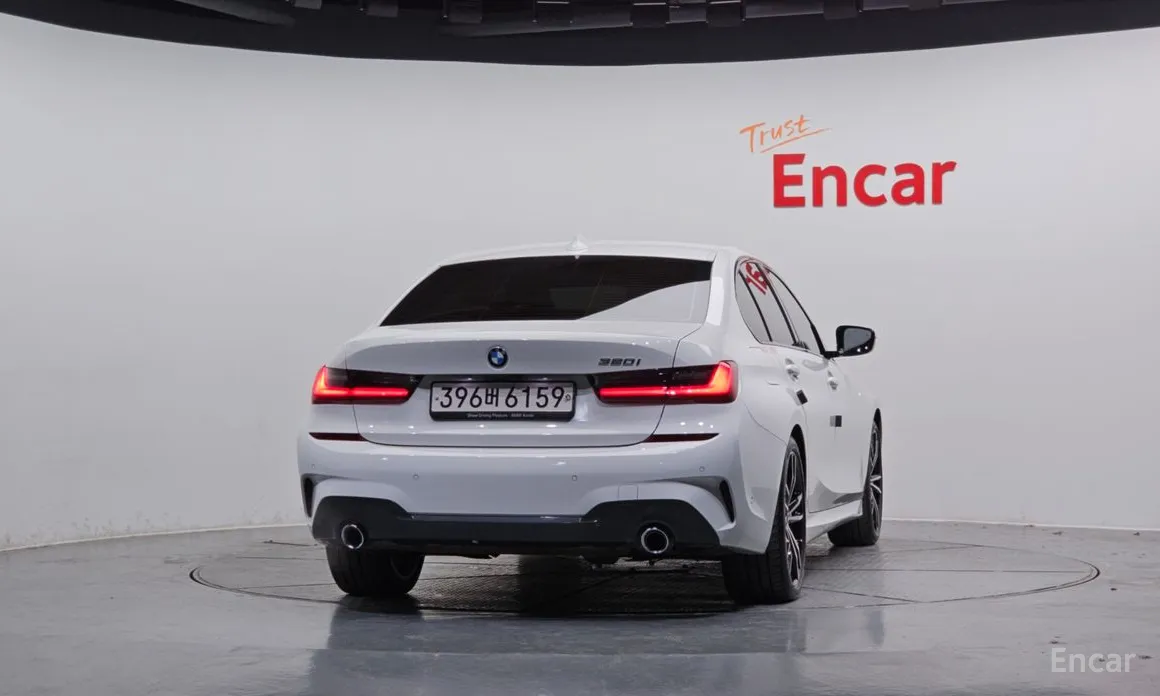 Photo 4 - BMW 3 Series