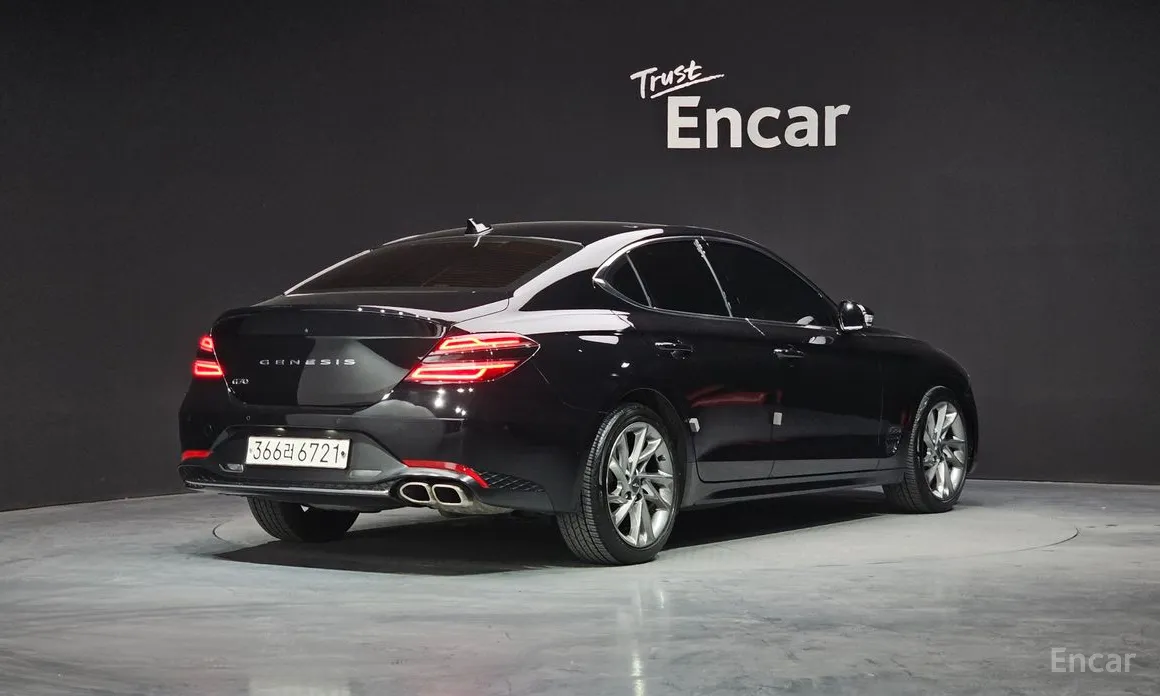 Photo 2 - Genesis G70