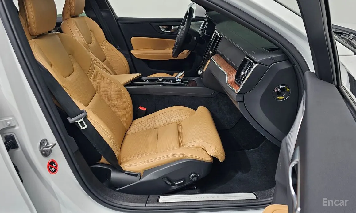 Фото 10 - Volvo S60