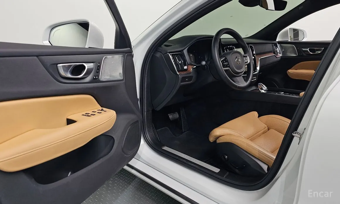 Фото 11 - Volvo S60