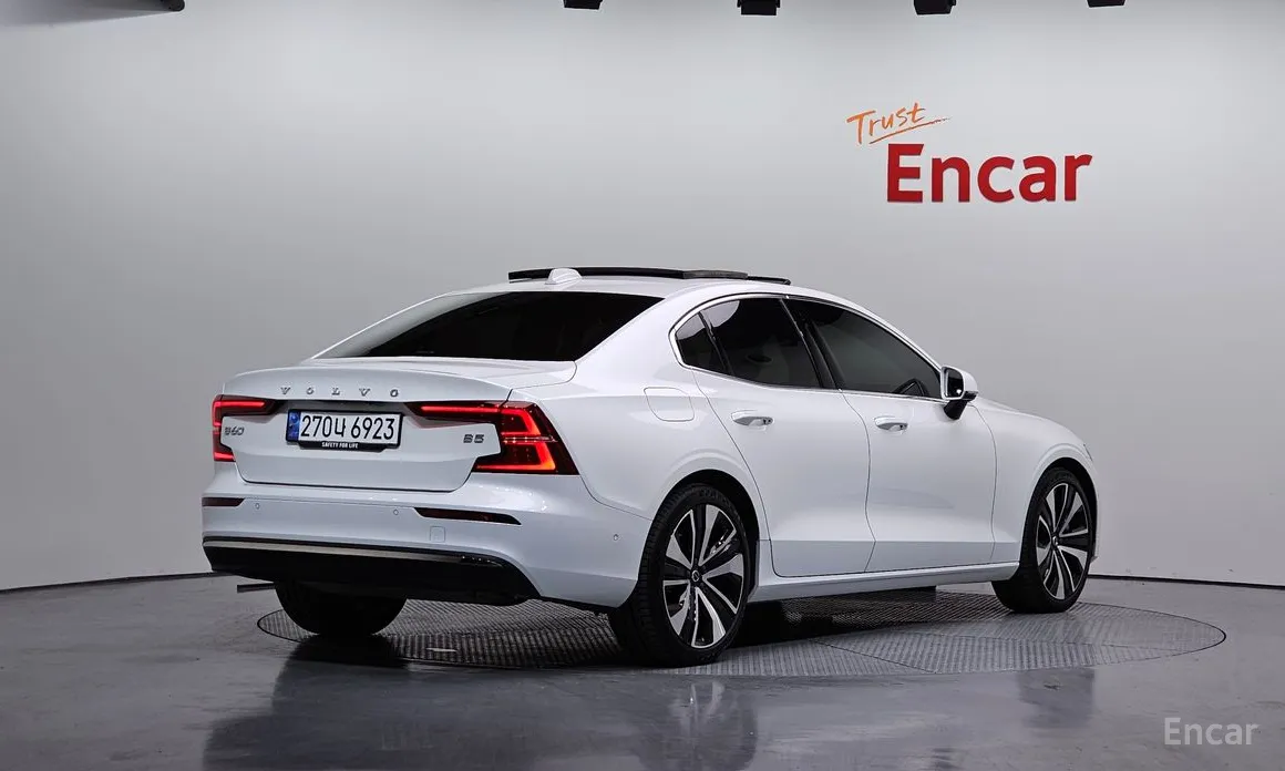 Фото 2 - Volvo S60