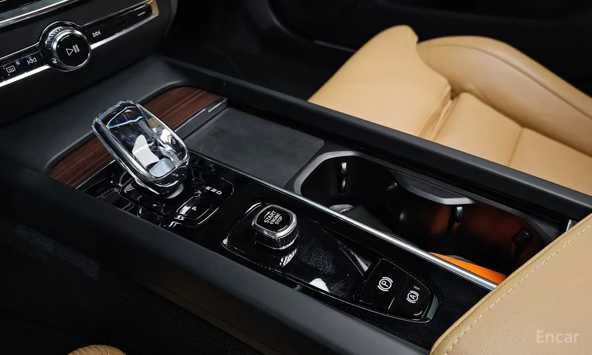 Фото 9 - Volvo S60