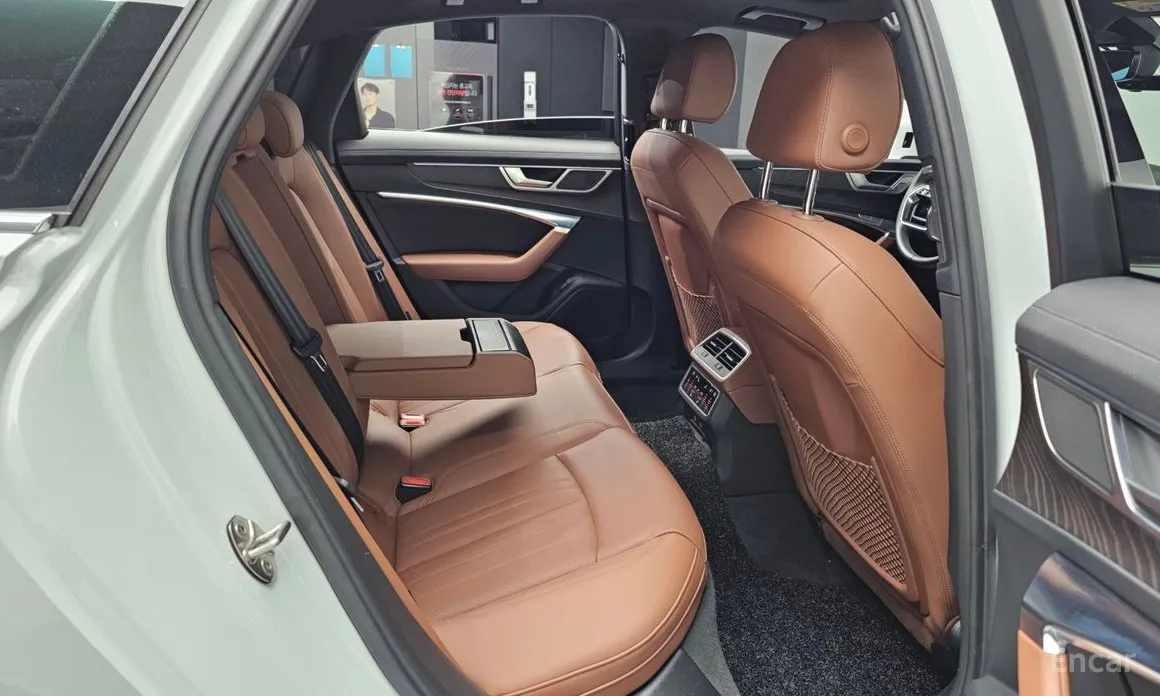 Фото 12 - Audi A6