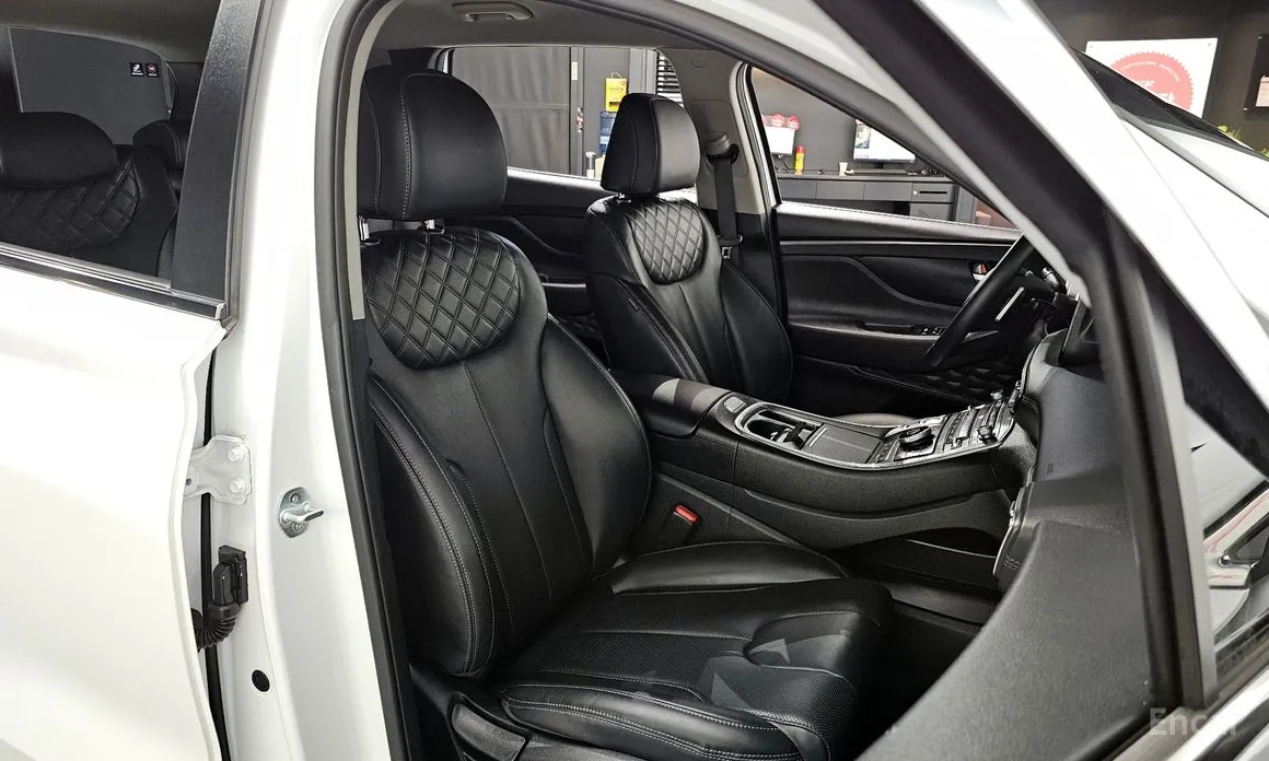 Фото 10 - Hyundai Santa Fe