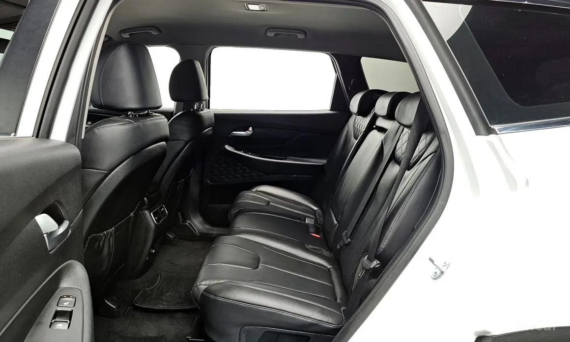 Фото 12 - Hyundai Santa Fe