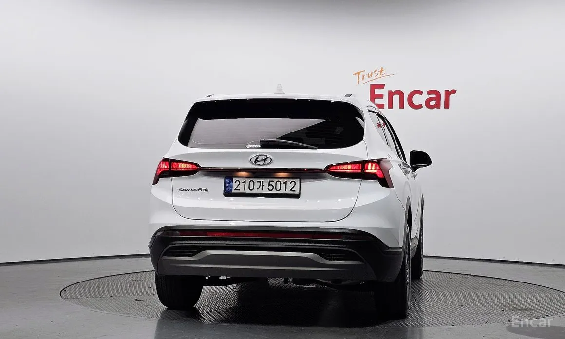 Фото 4 - Hyundai Santa Fe