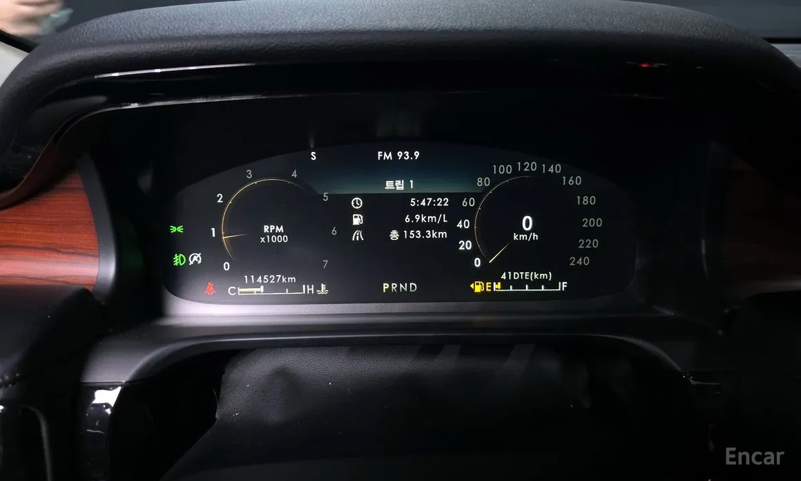 Фото 8 - Lincoln Aviator