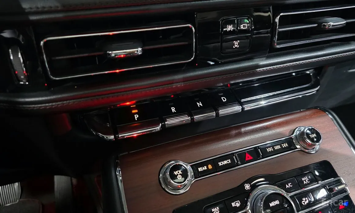 Фото 9 - Lincoln Aviator