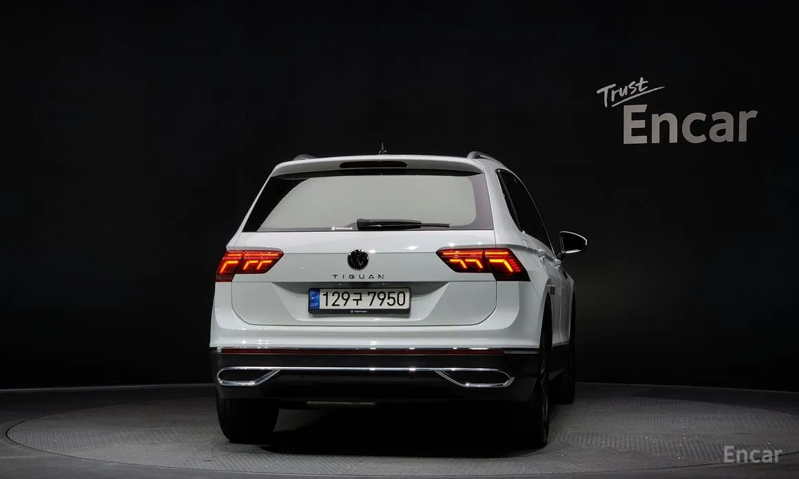 Фото 4 - Volkswagen Tiguan