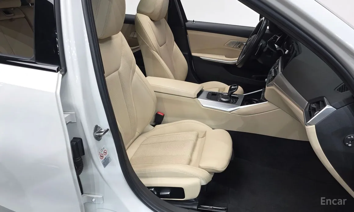 Photo 10 - BMW 3 Series