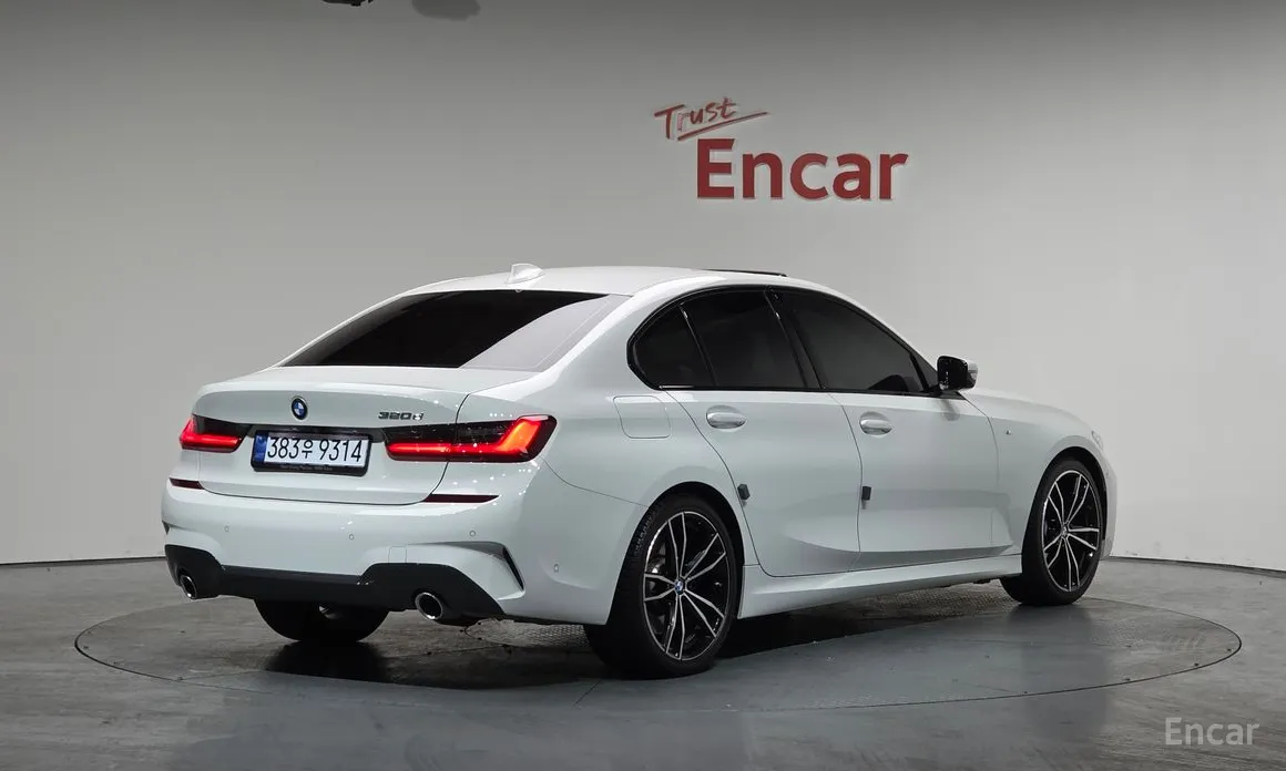 Photo 2 - BMW 3 Series