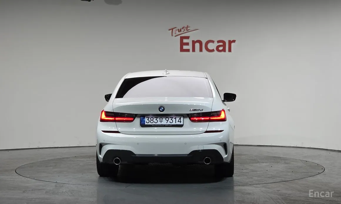 Photo 4 - BMW 3 Series