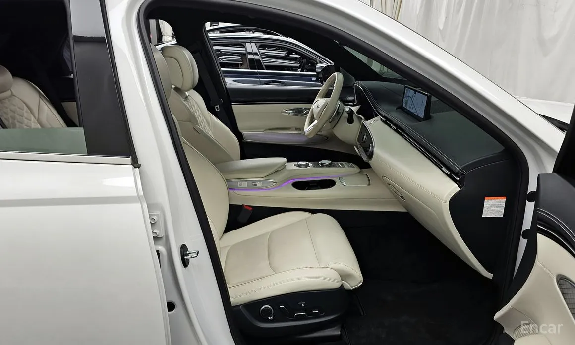 Фото 11 - Genesis GV70