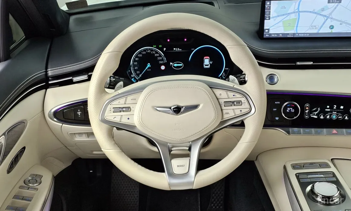 Фото 13 - Genesis GV70