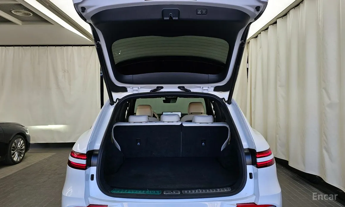 Фото 20 - Genesis GV70