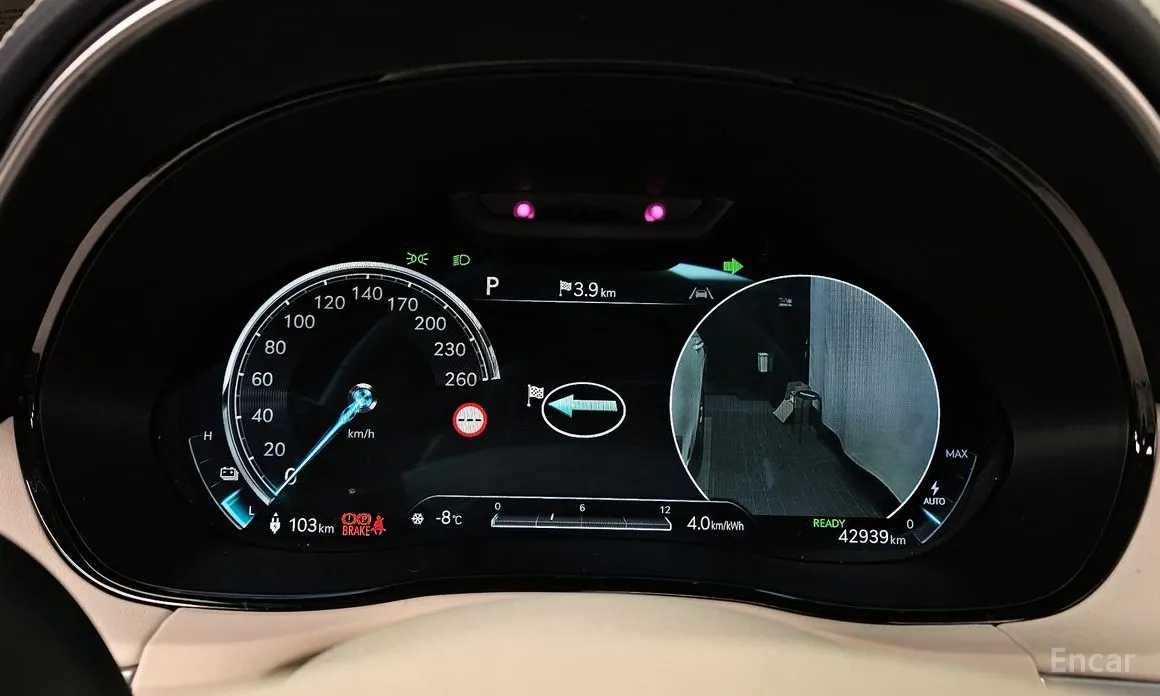 Фото 8 - Genesis GV70