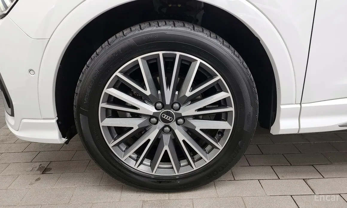 Фото 5 - Audi Q3