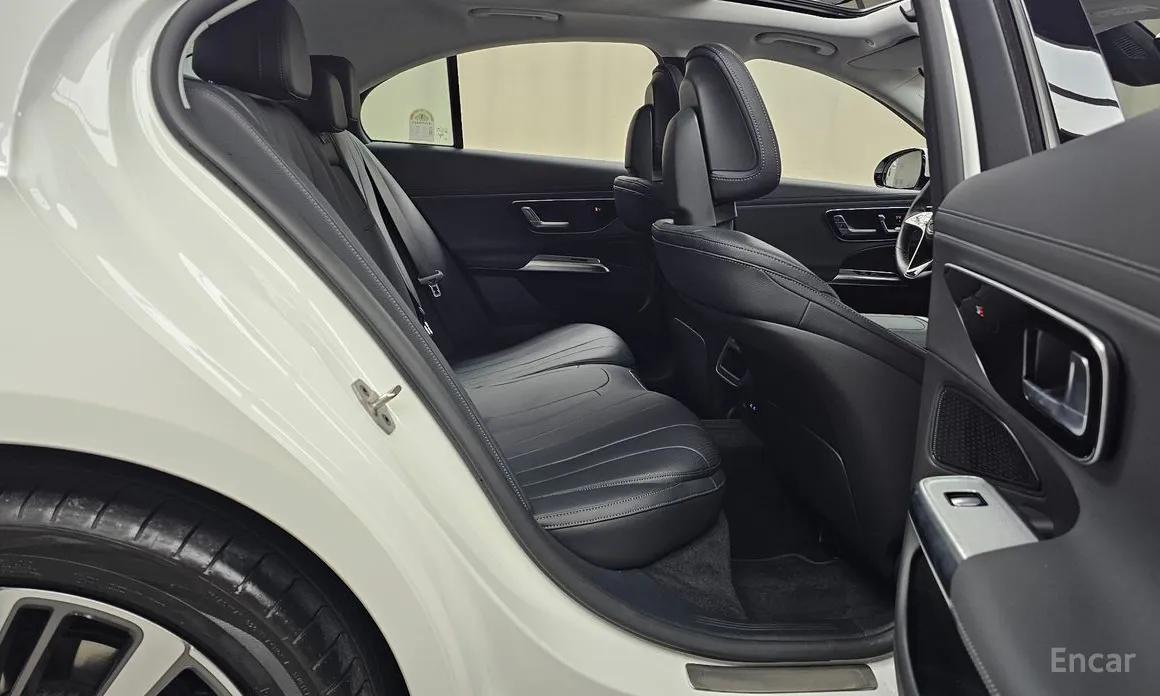 Фото 12 - Mercedes-Benz E-Class