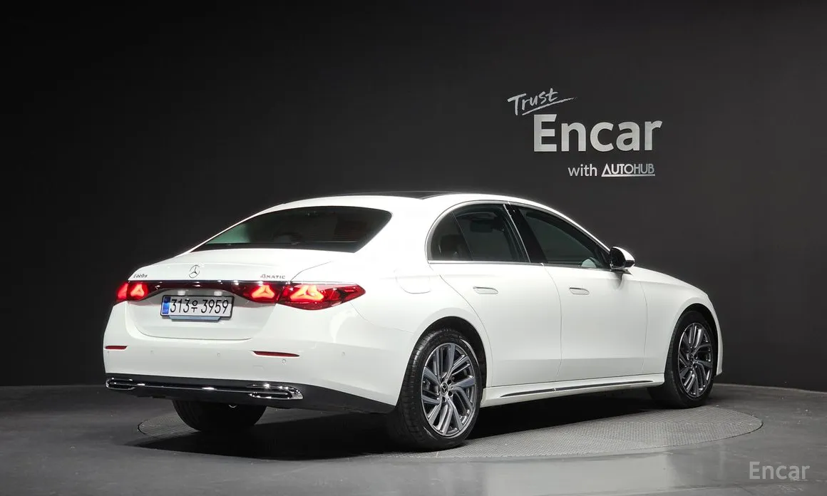 Фото 2 - Mercedes-Benz E-Class