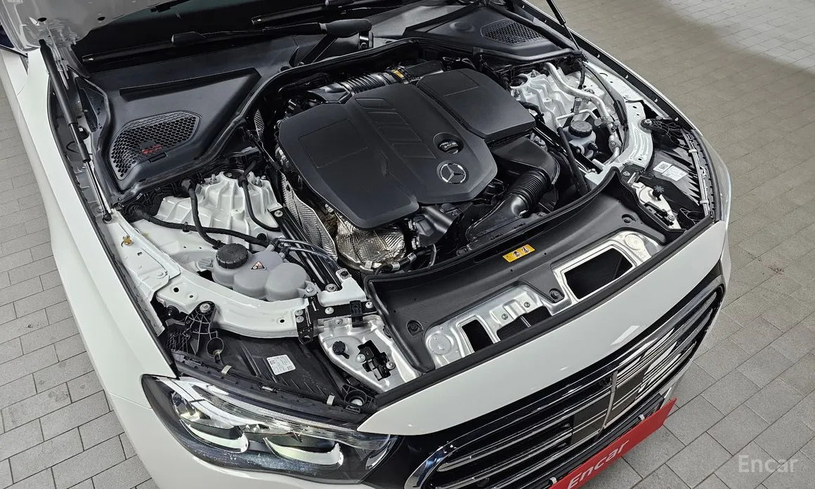 Фото 6 - Mercedes-Benz E-Class