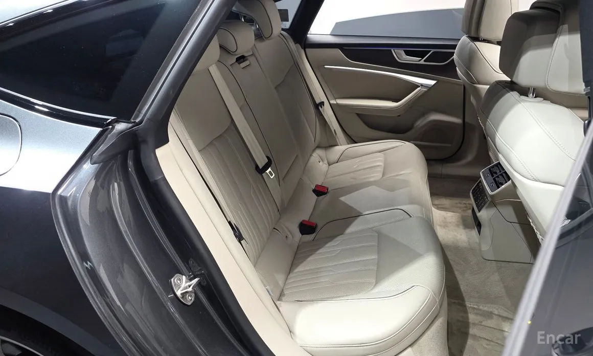 Фото 11 - Audi A7