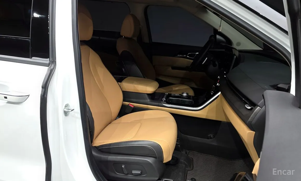 Фото 11 - Kia Carnival