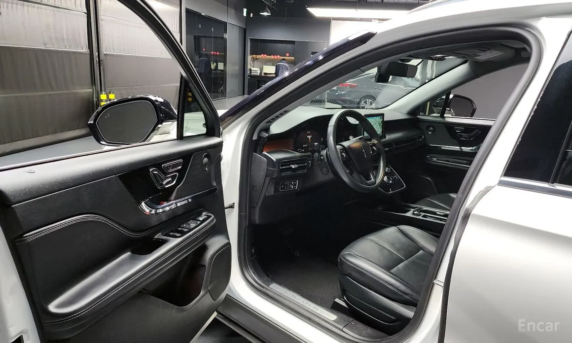 Фото 10 - Lincoln Corsair