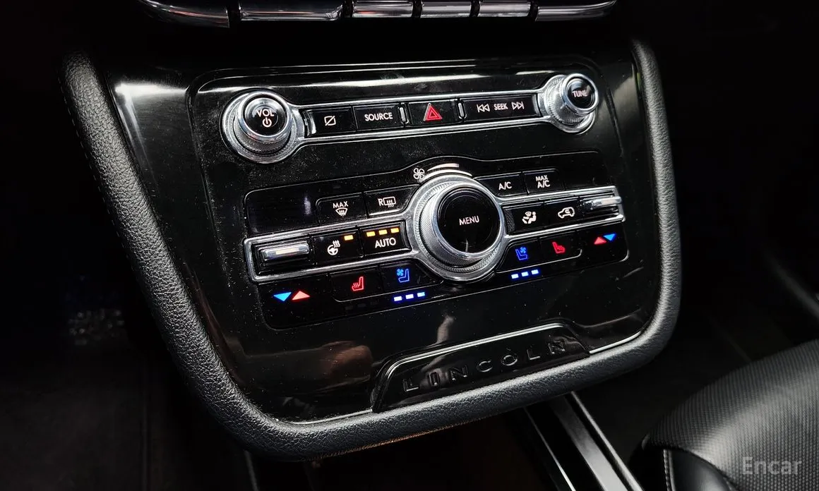 Фото 17 - Lincoln Corsair