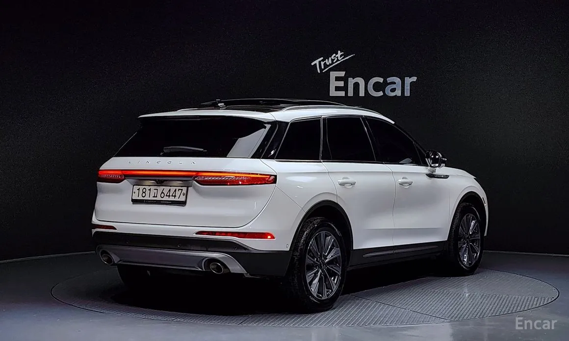 Фото 2 - Lincoln Corsair