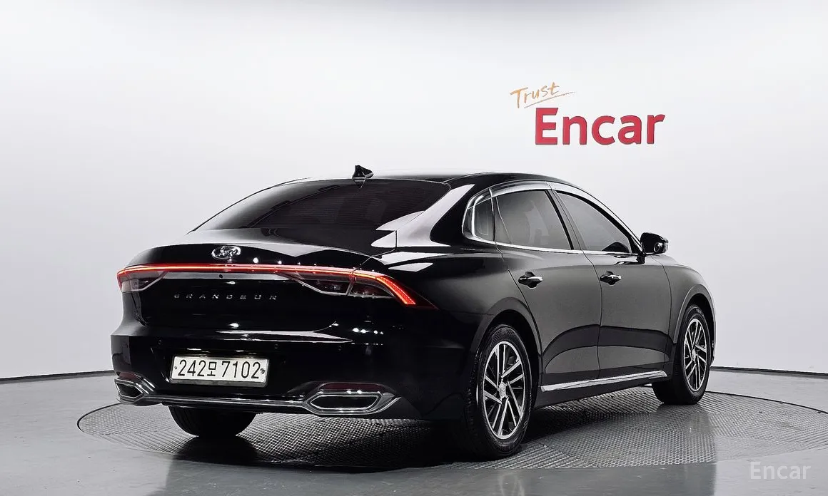 Фото 2 - Hyundai Grandeur